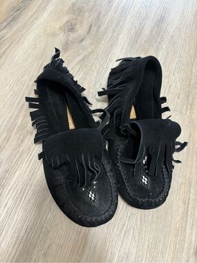 Manitobah Mukluks Black Beaded Fringe Women's Suede Moccasins Size 6